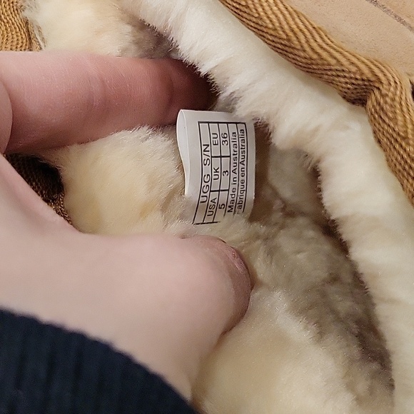 *SOLD* Classic Ultra Mini Uggs - Picture 5 of 5